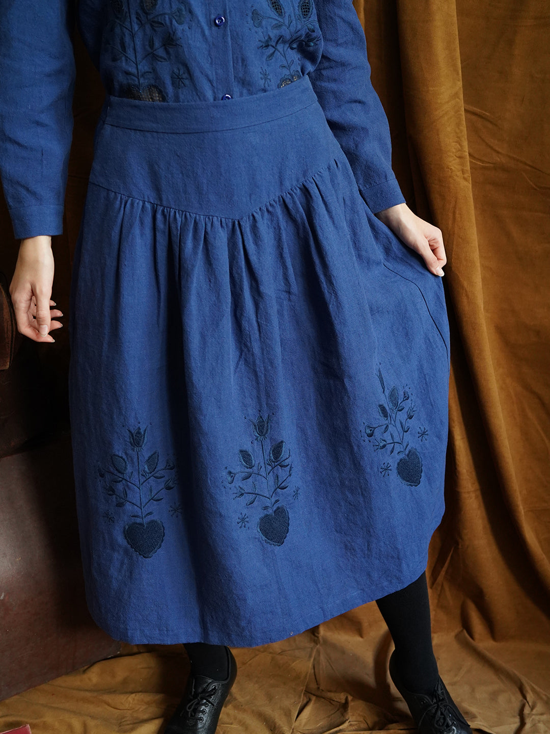 Unlogical Poem Floral Hollow Embroidery Blue/Brown Hemp Skirt