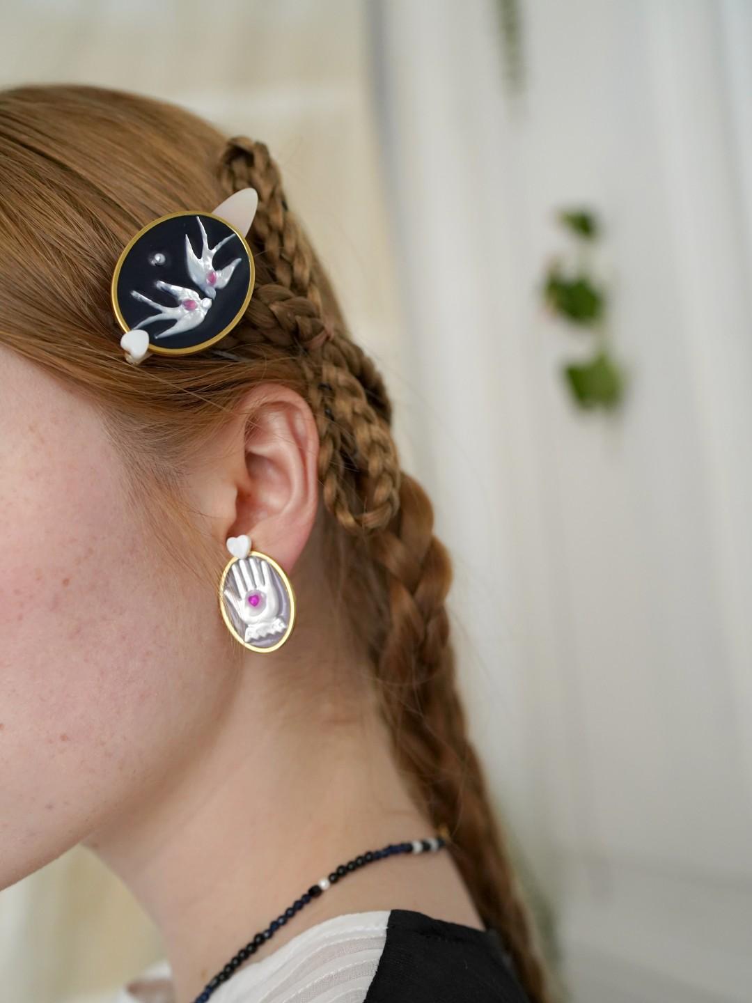 Unlogical Poem Contrasting Colors Handmade Natural Shell Hairpin
