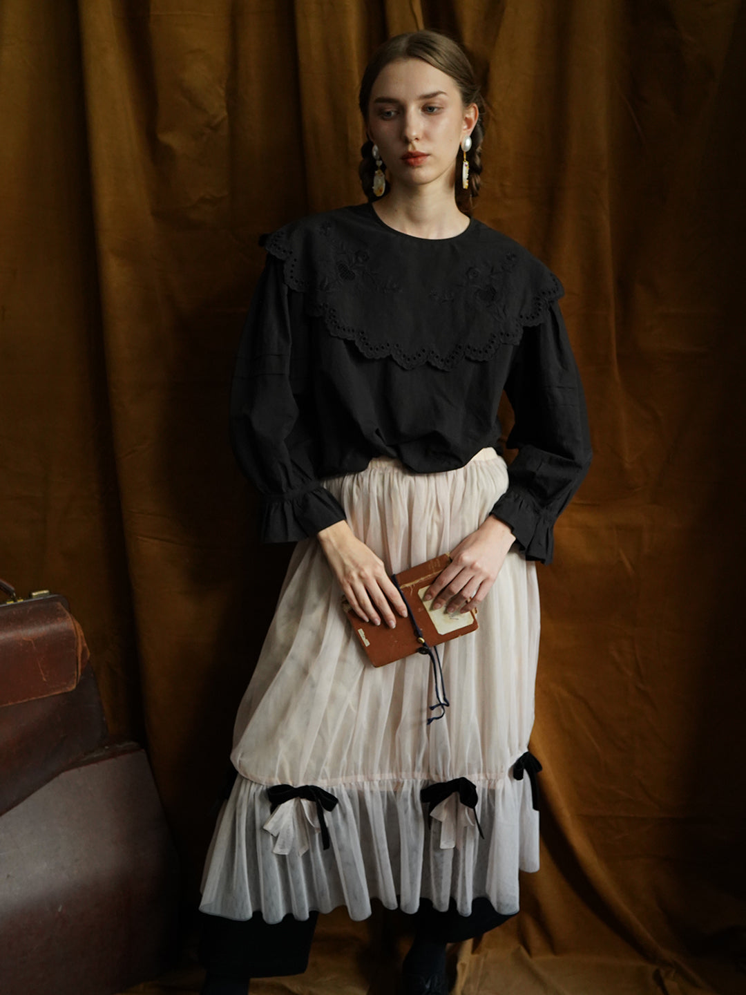 Unlogical Poem Victorian style Hollow Embroidery Black Shirt