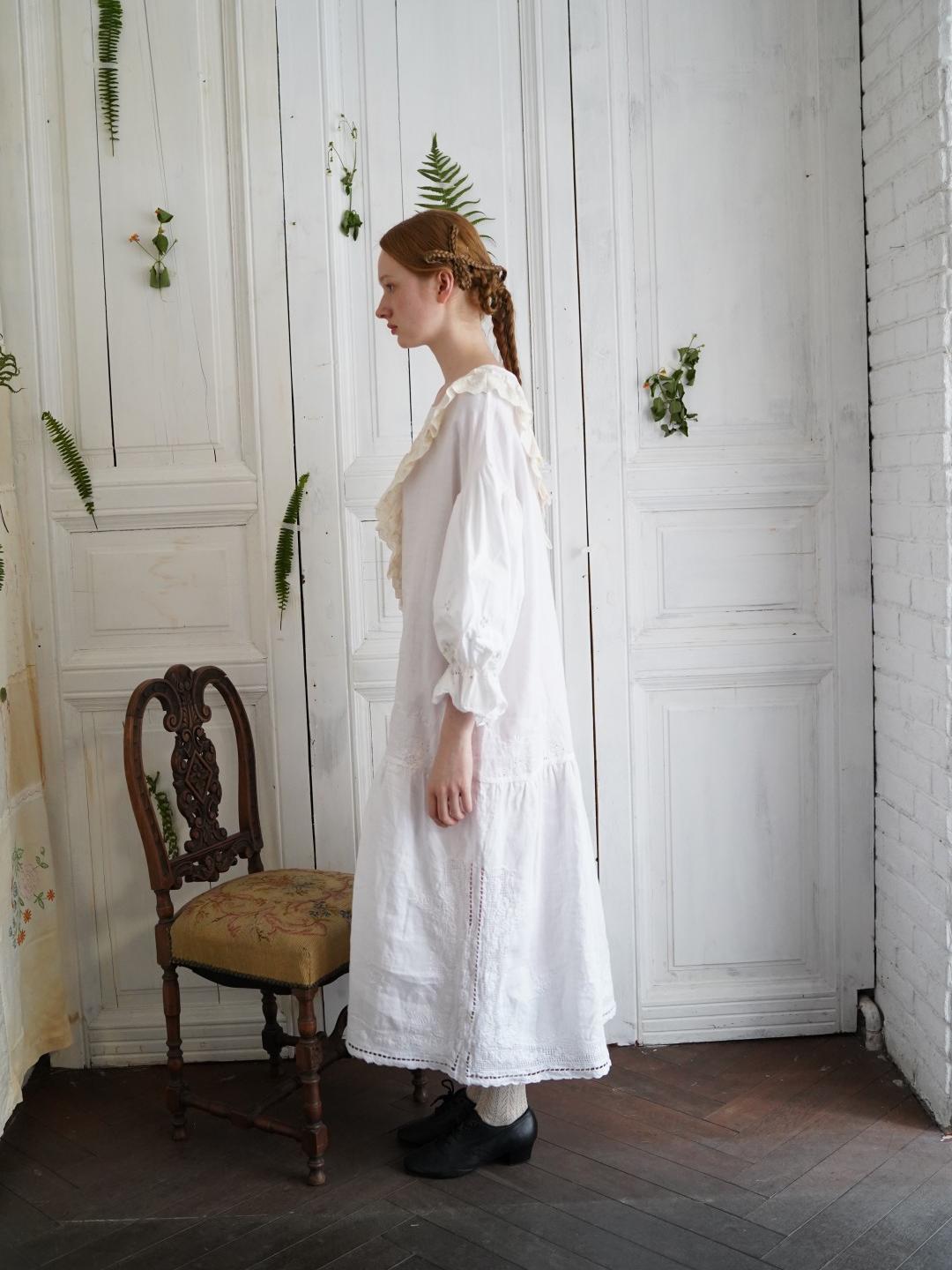 Unlogical Poem Floral Embroidered Crochet Long Dress