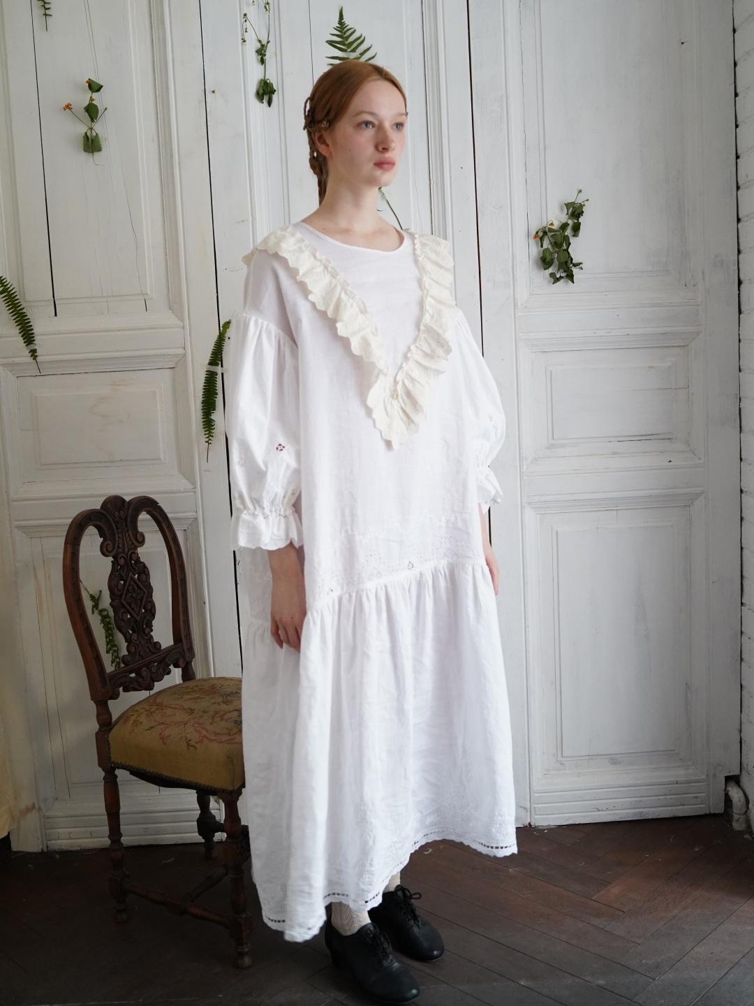Unlogical Poem Floral Embroidered Crochet Long Dress