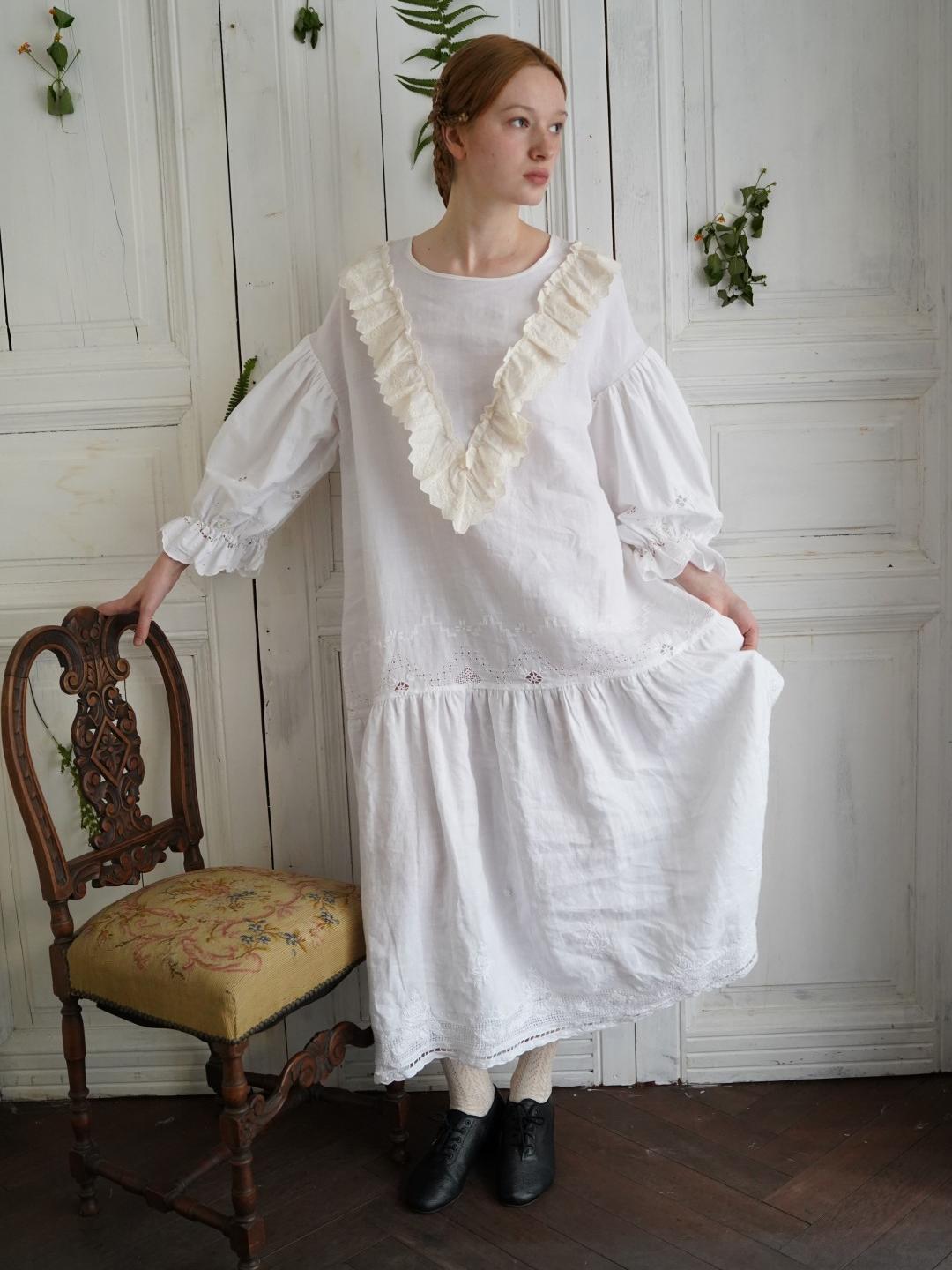 Unlogical Poem Floral Embroidered Crochet Long Dress