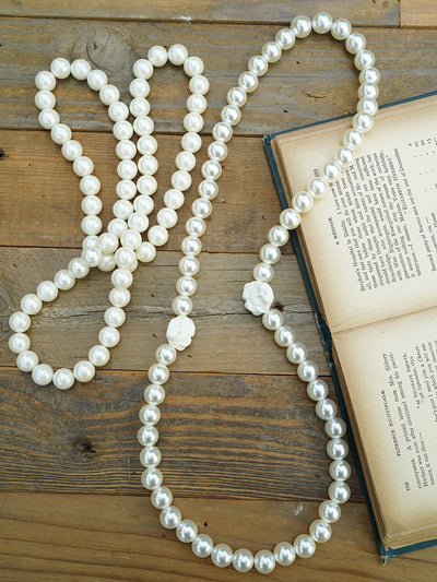 Unlogical Poem Vintage Style China Doll Artificial Pearl Necklace