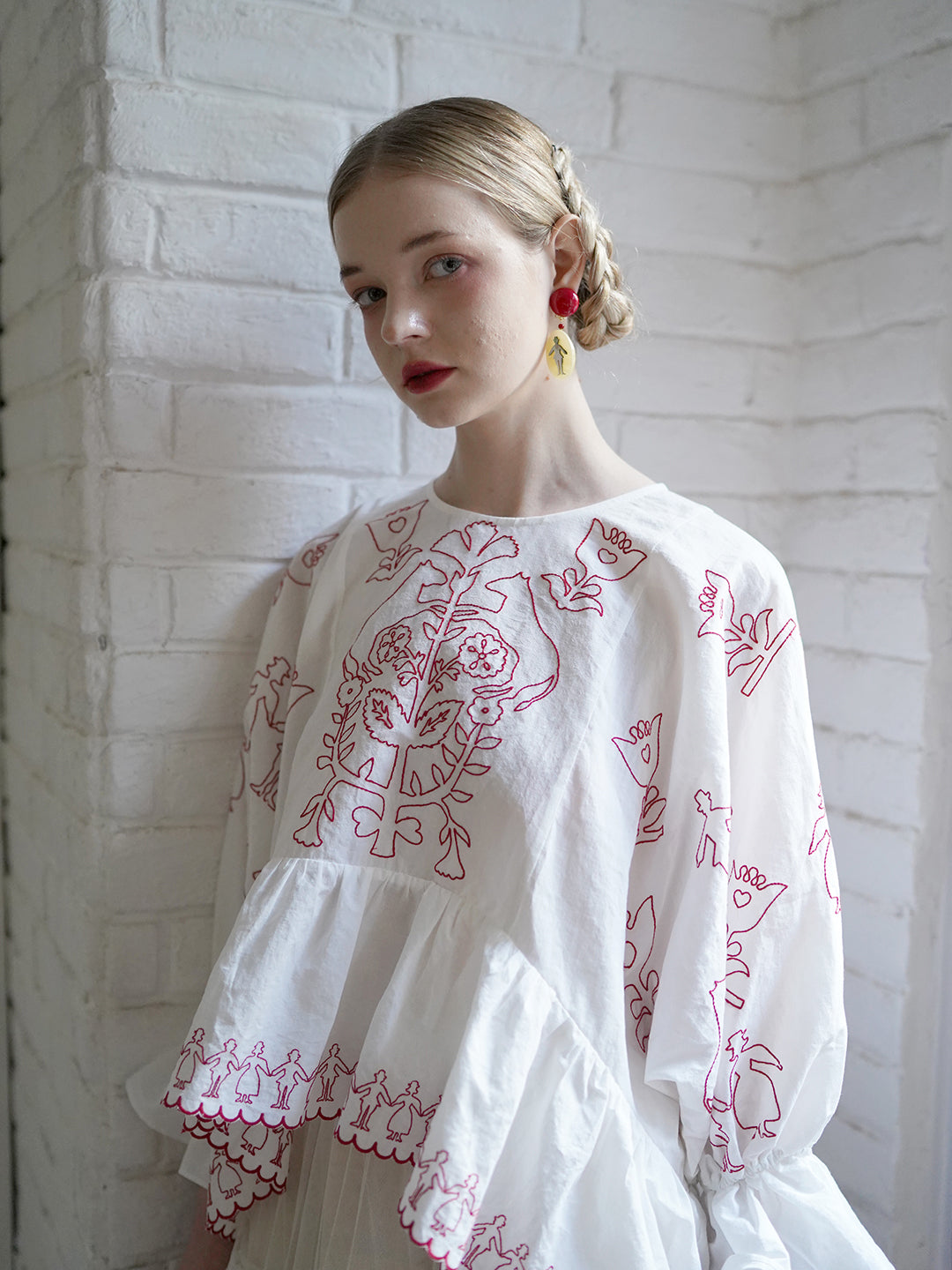 Unlogical Poem Retro Style Paper-cut Embroidery Cape Sleeve Blouse