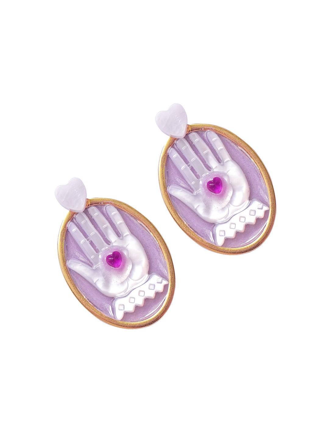 Unlogical Poem Oval Natural Shell Handmade Ear-clips