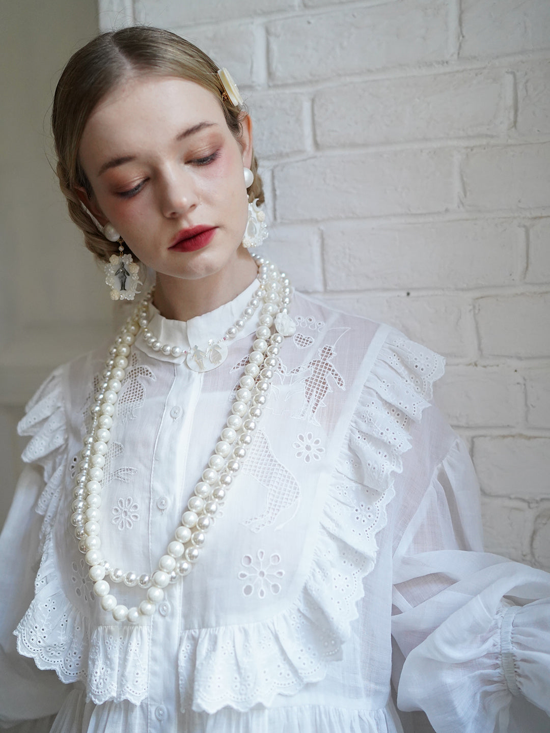 Unlogical Poem Vintage Style China Doll Artificial Pearl Necklace