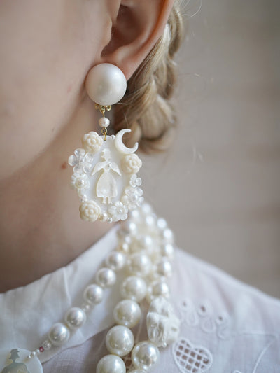 Unlogical Poem Natural Shell Freshwater Pearl Ear-clip
