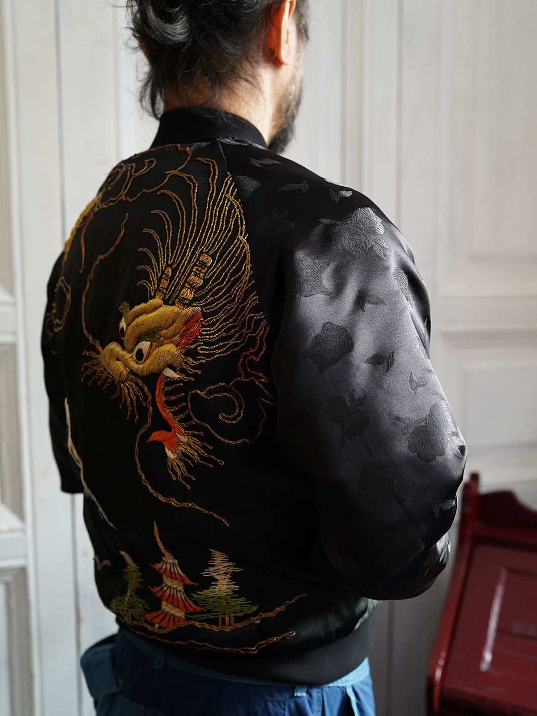 Unlogical Poem Classical Style Gold Embroidery Souvenir Jacket