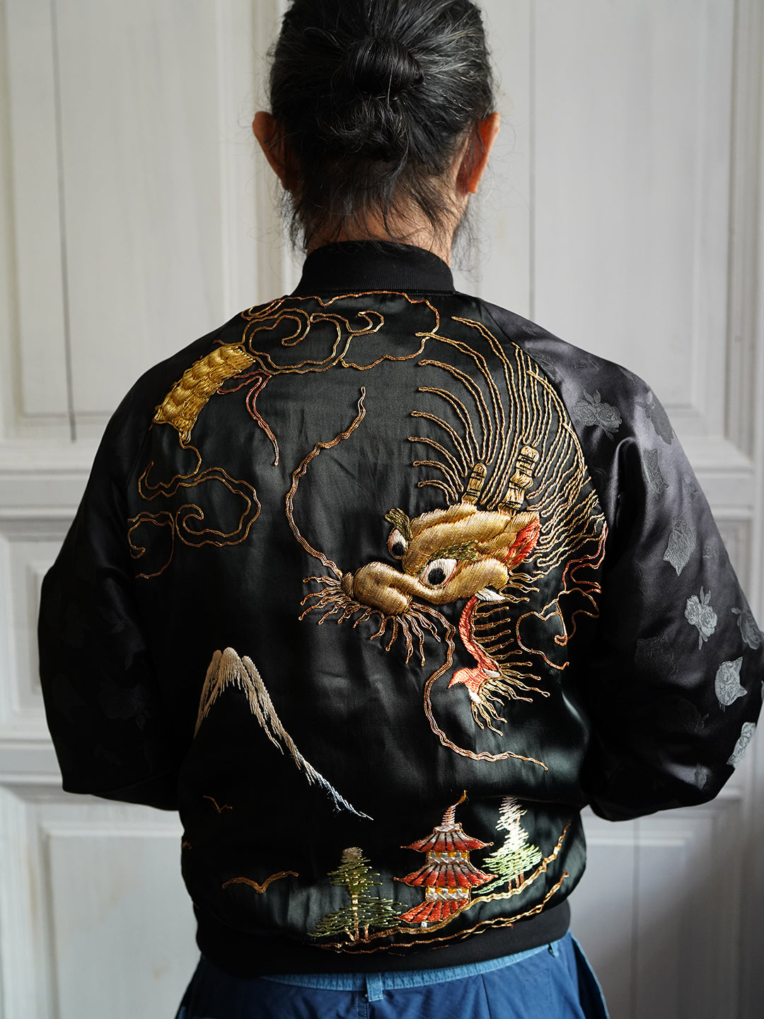 Unlogical Poem Classical Style Gold Embroidery Souvenir Jacket