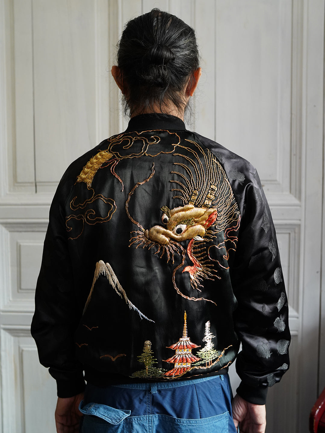 Unlogical Poem Classical Style Gold Embroidery Souvenir Jacket