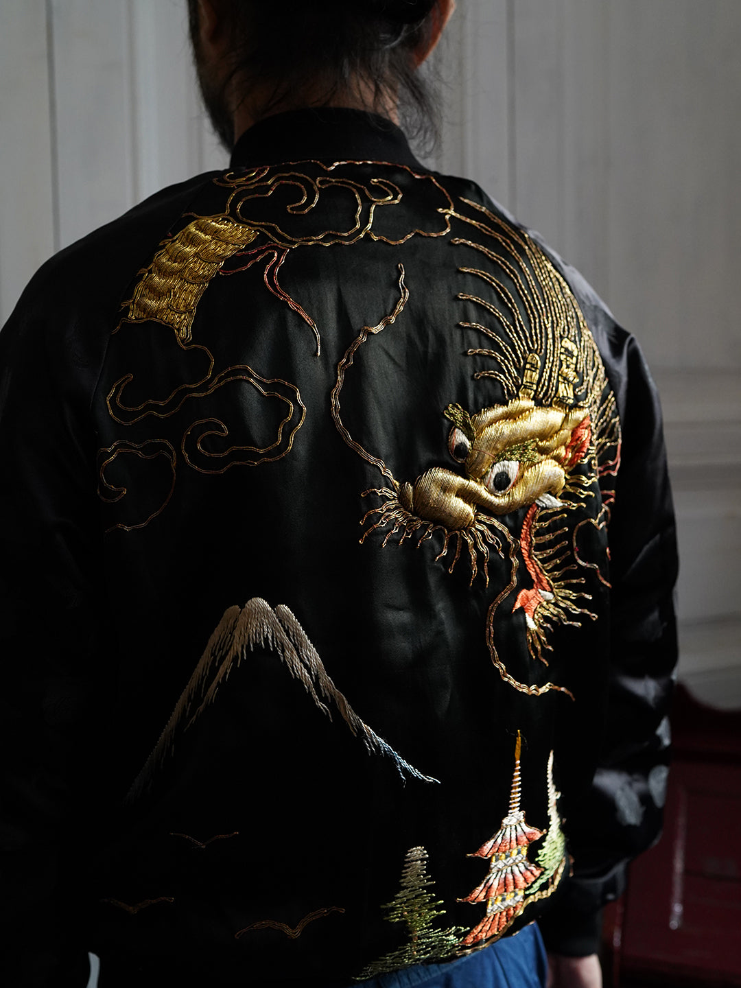 Unlogical Poem Classical Style Gold Embroidery Souvenir Jacket