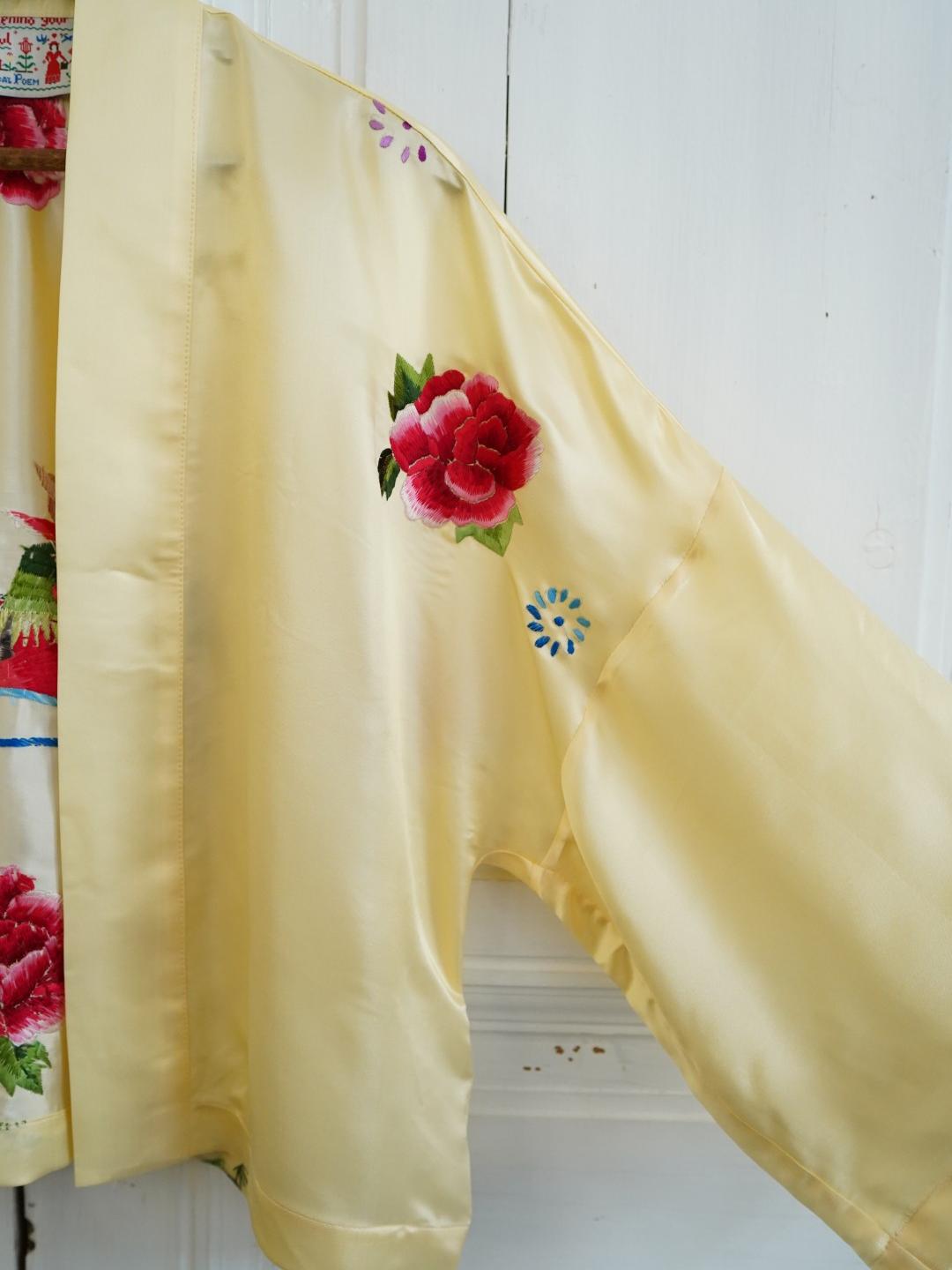 Unlogical Poem  Peony & Lovebirds Embroidered Silk Straight Collar Front Opening Short Blouse