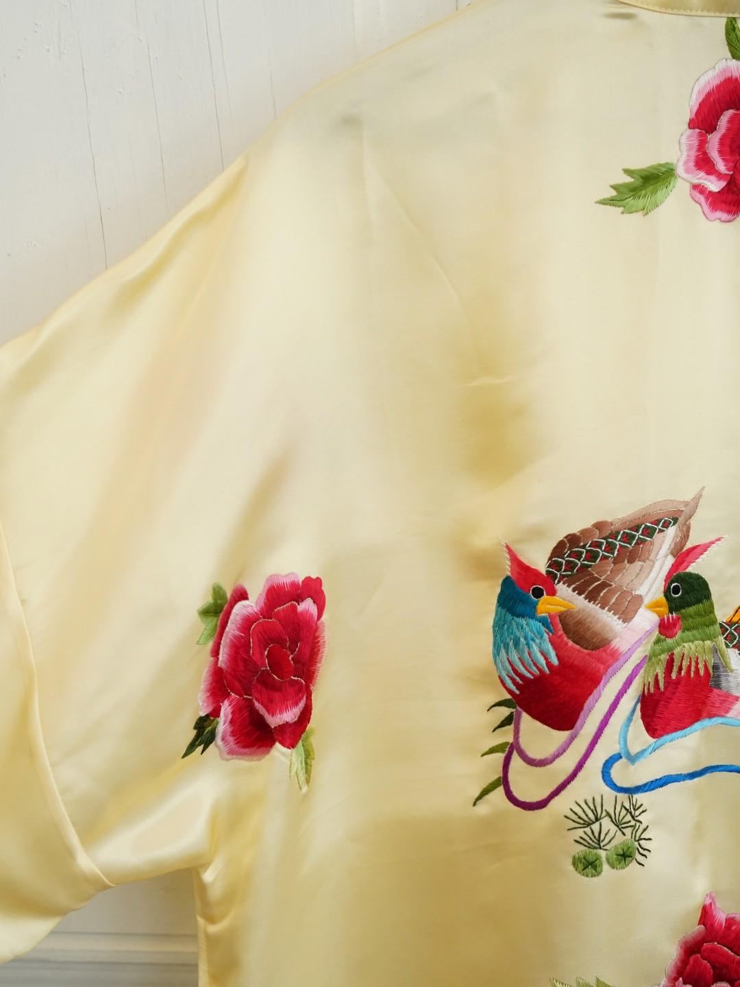 Unlogical Poem  Peony & Lovebirds Embroidered Silk Straight Collar Front Opening Short Blouse