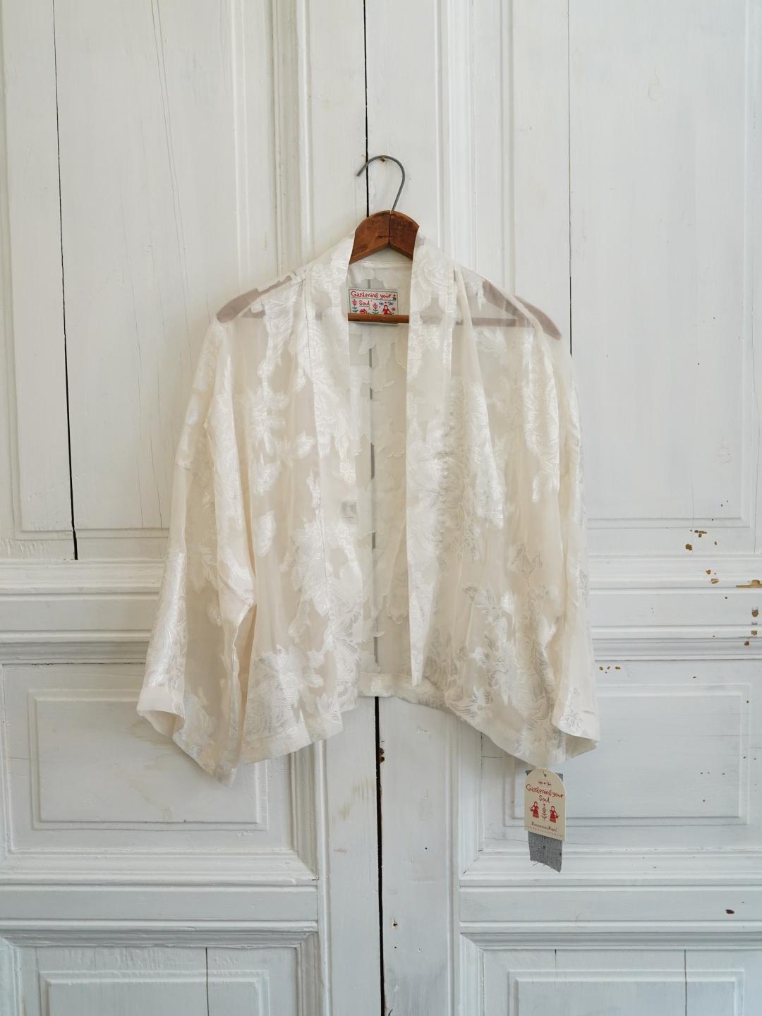 Unlogical Poem Vintage Style Lace Tulle Embroidery Kimono