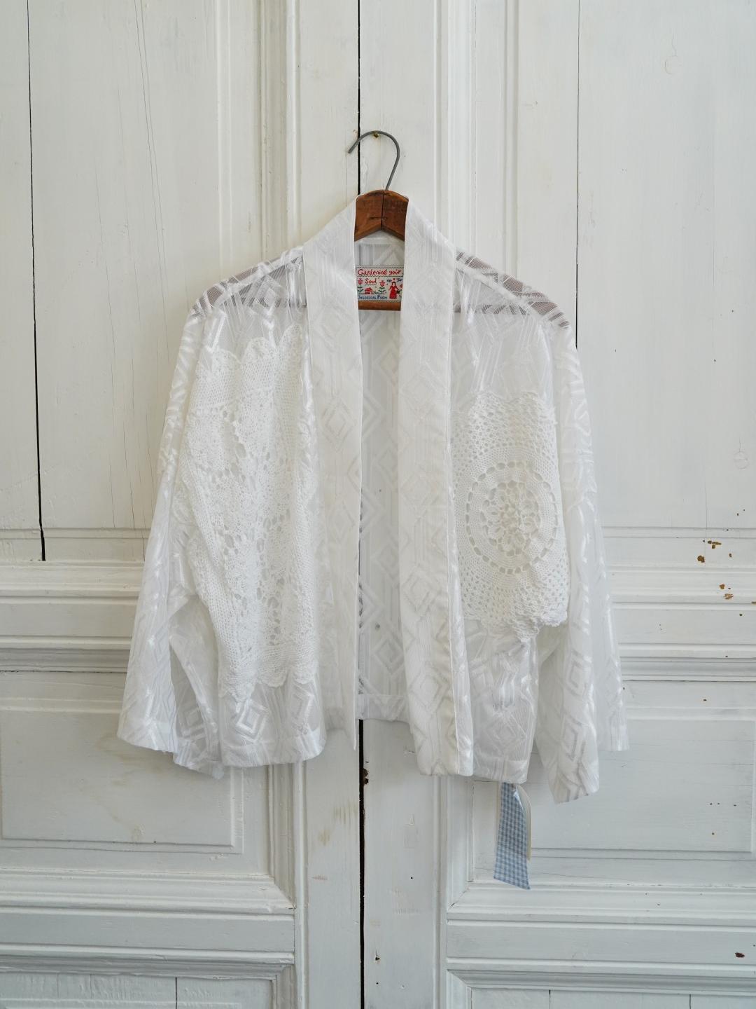 Unlogical Poem Vintage Style Lace Tulle Embroidery Kimono