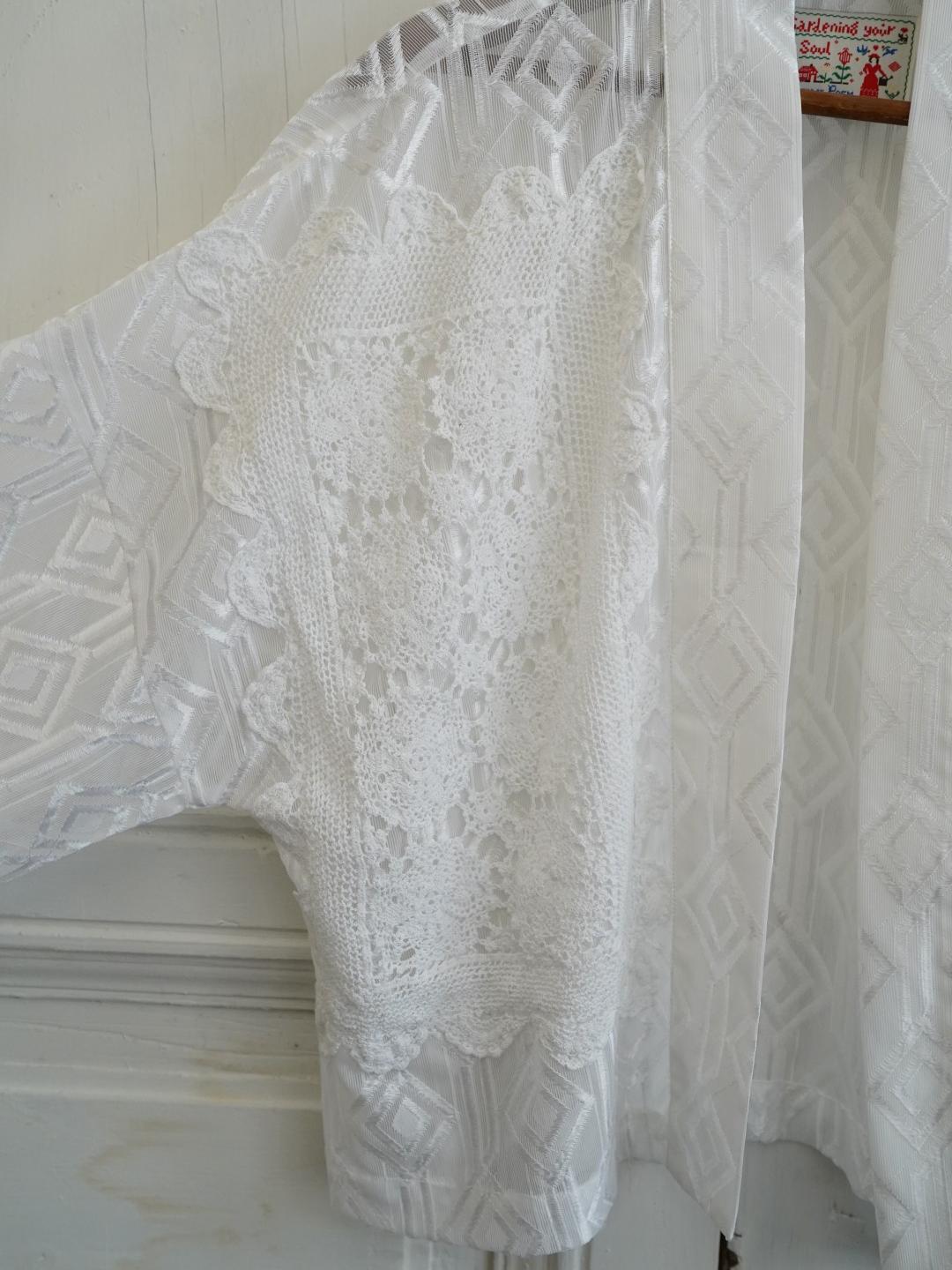 Unlogical Poem Vintage Style Lace Tulle Embroidery Kimono