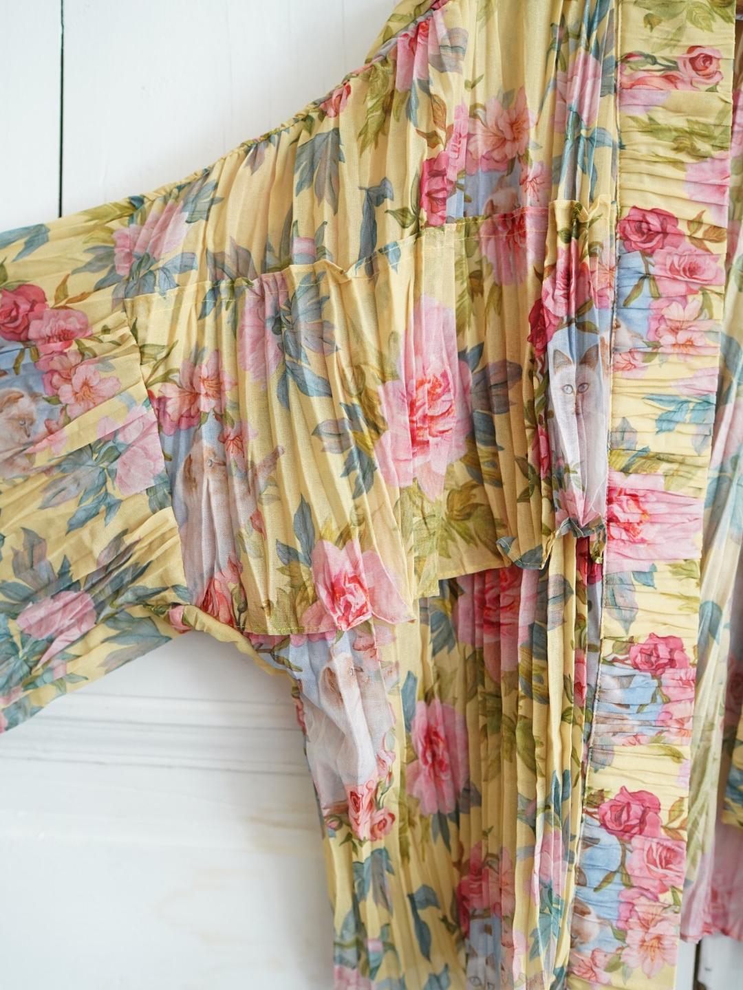 Unlogical Poem Cat & Floral Illustration Print Crinkled Chiffon  Kimono