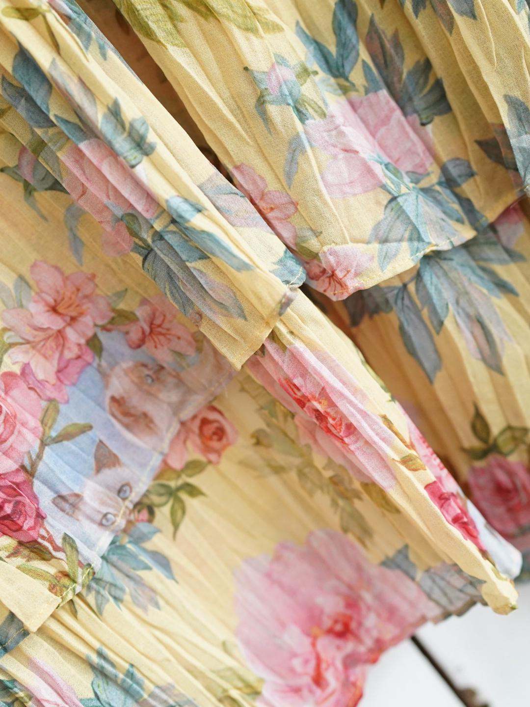 Unlogical Poem Cat & Floral Illustration Print Crinkled Chiffon  Kimono
