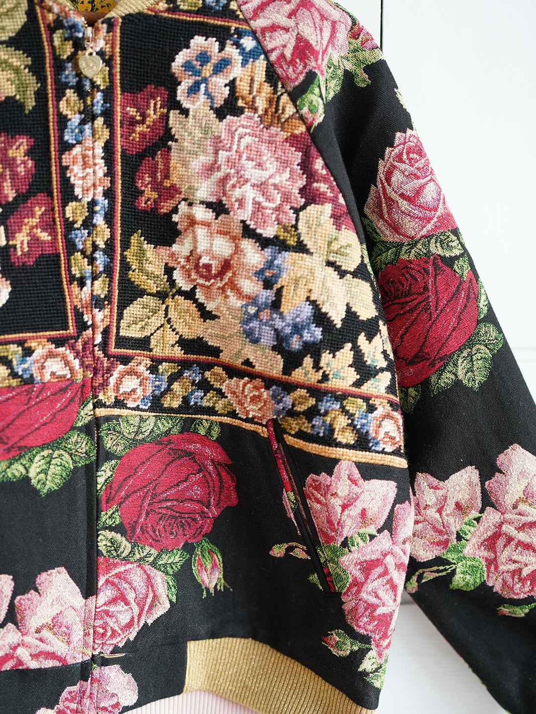 Unlogical Poem Rose Velvet Embroidery Patchwork Souvenir Jacket