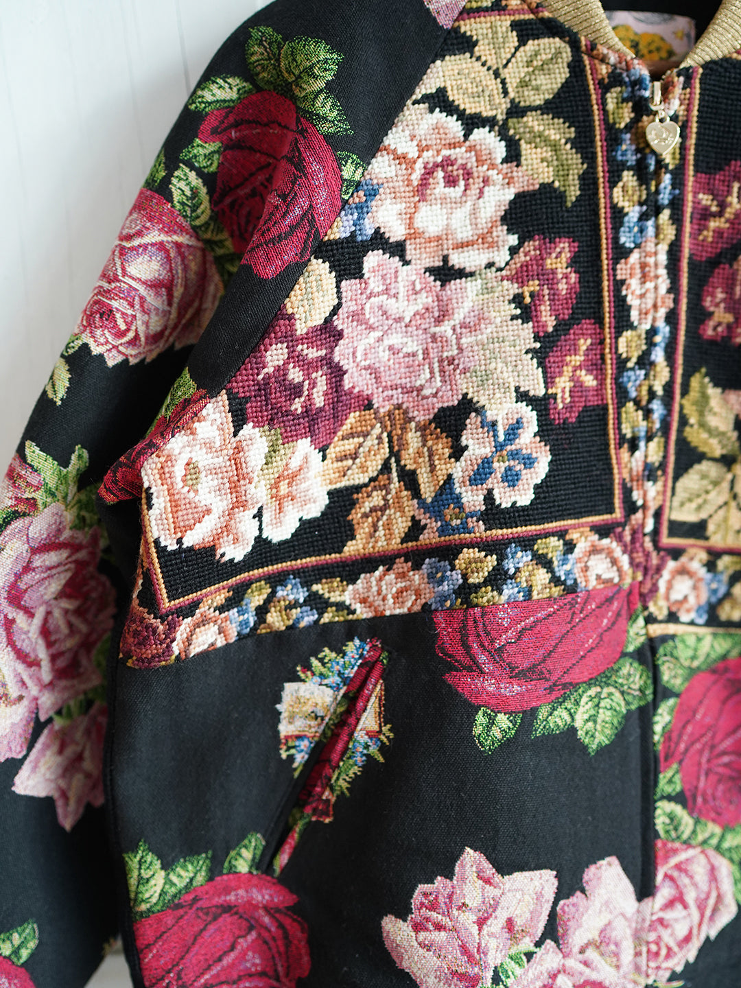 Unlogical Poem Rose Velvet Embroidery Patchwork Souvenir Jacket