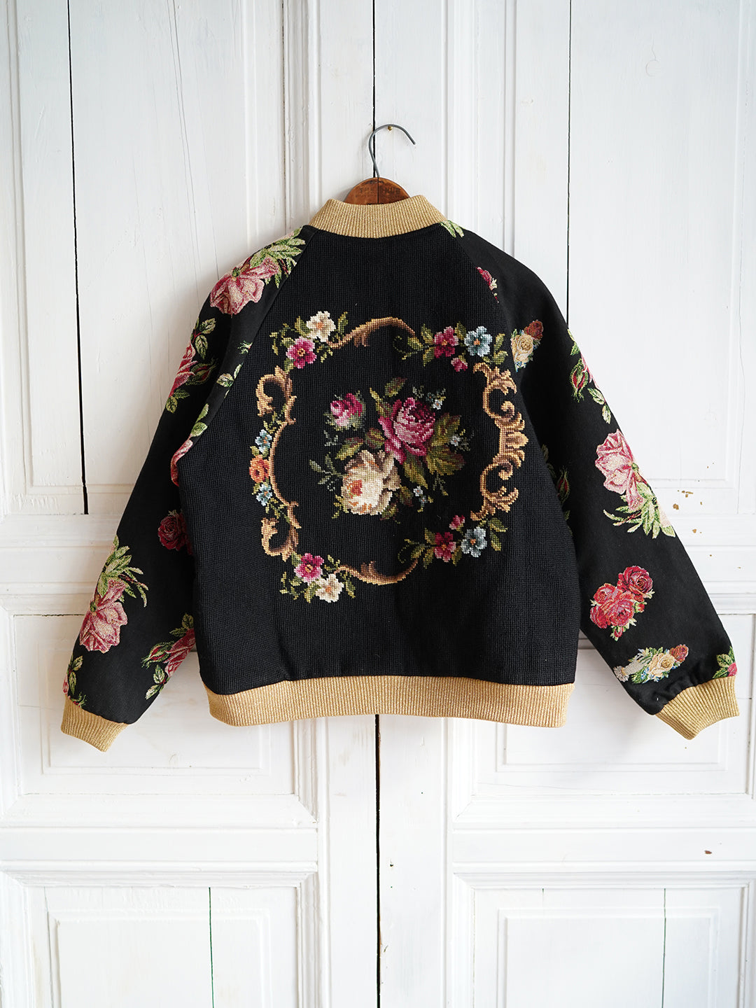 Unlogical Poem Rose Velvet Embroidery Patchwork Souvenir Jacket