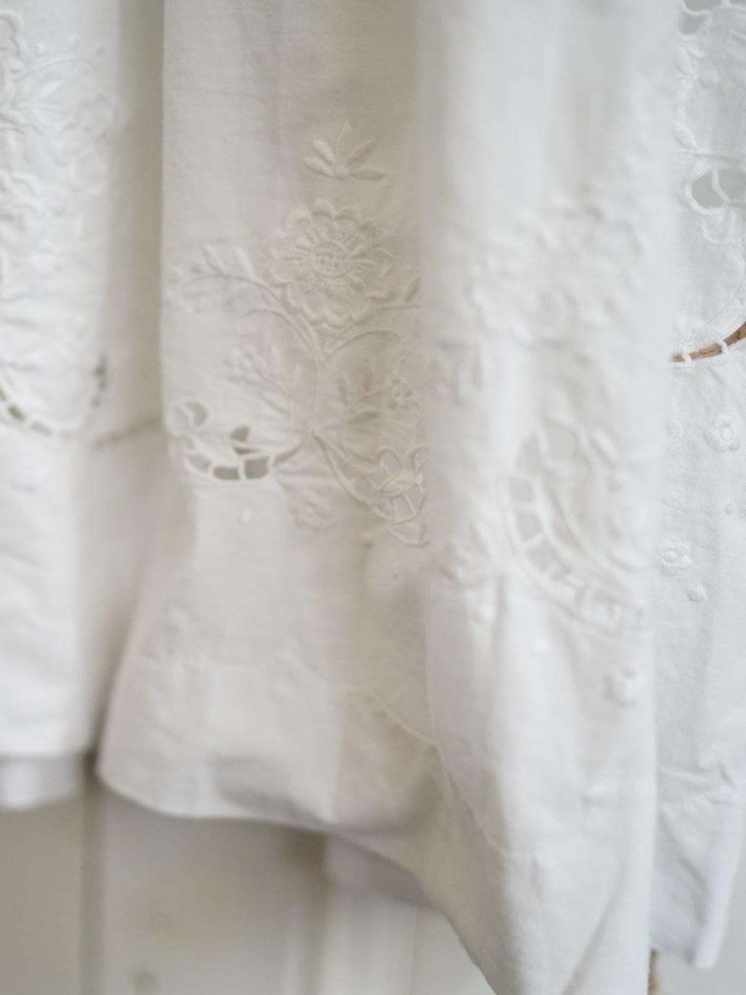 Unlogical Poem Puff Sleeve Embroidered Dress