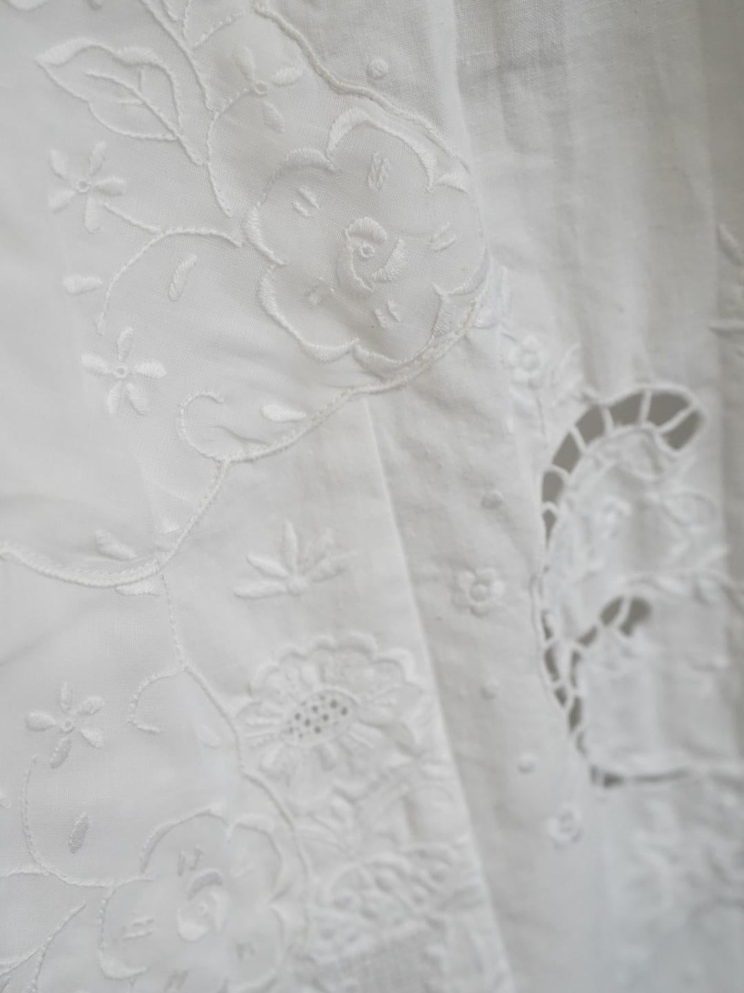 Unlogical Poem Puff Sleeve Embroidered Dress