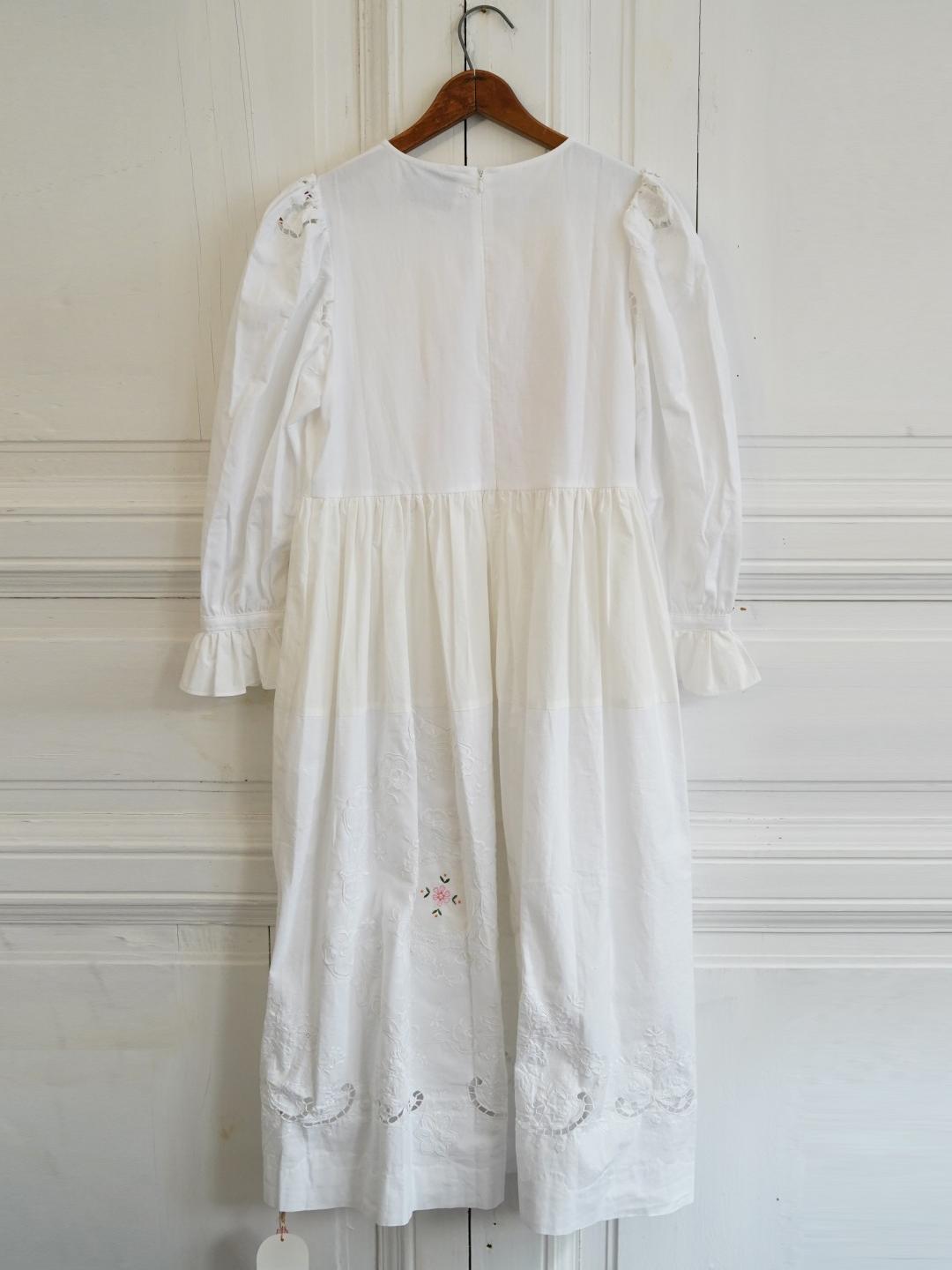 Unlogical Poem Puff Sleeve Embroidered Dress
