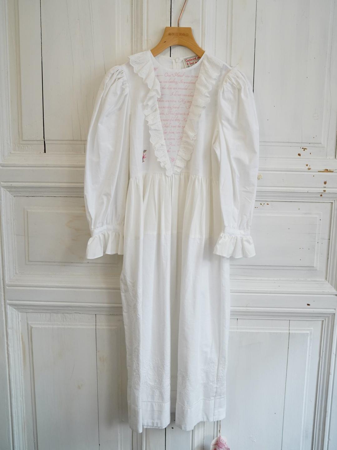 Unlogical Poem Puff Sleeve Embroidered Dress