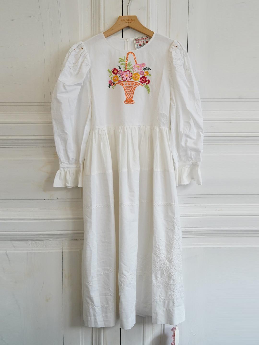 Unlogical Poem Puff Sleeve Embroidered Dress