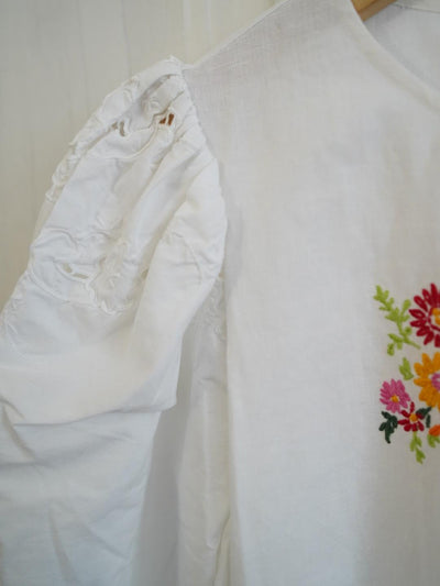Unlogical Poem Puff Sleeve Embroidered Dress