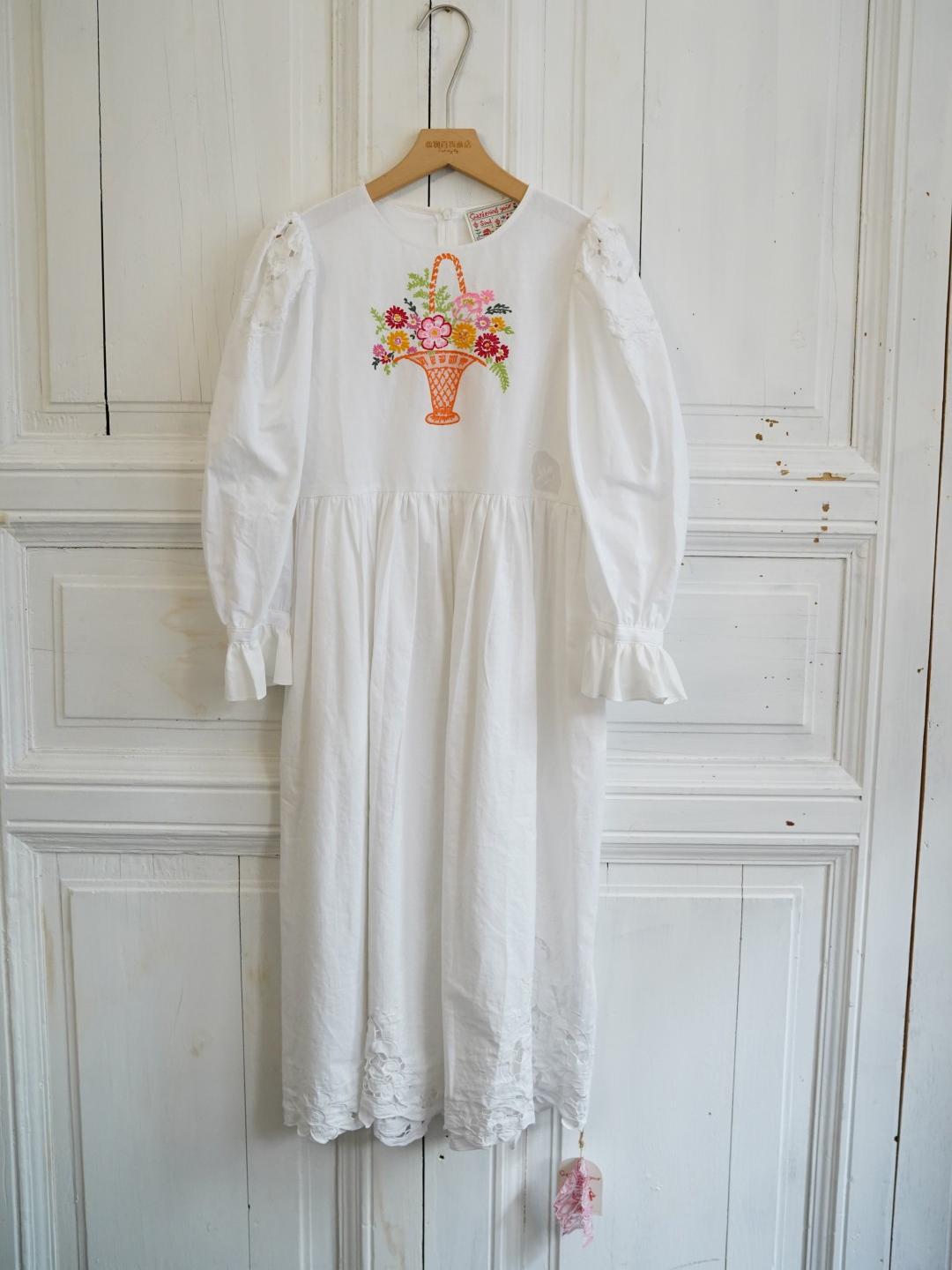 Unlogical Poem Puff Sleeve Embroidered Dress