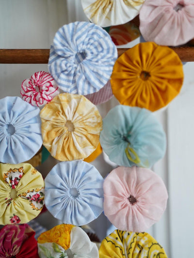 Unlogical Poem Heavy-Duty Colorful Yo-Yo Flower Tie-Back Vest