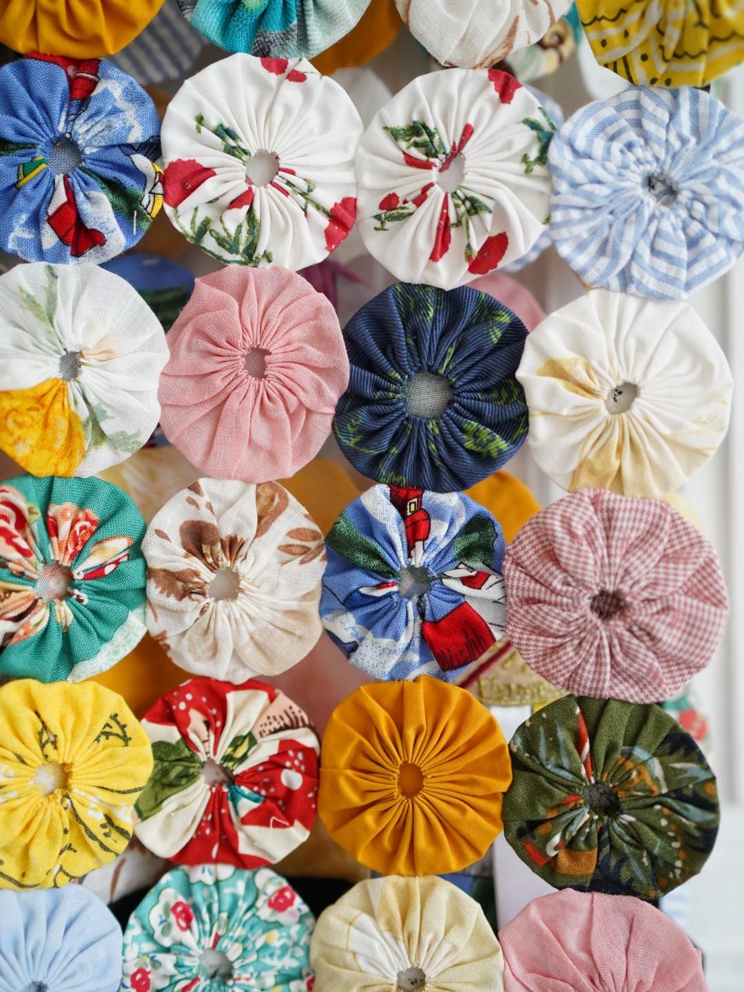 Unlogical Poem Heavy-Duty Colorful Yo-Yo Flower Tie-Back Vest