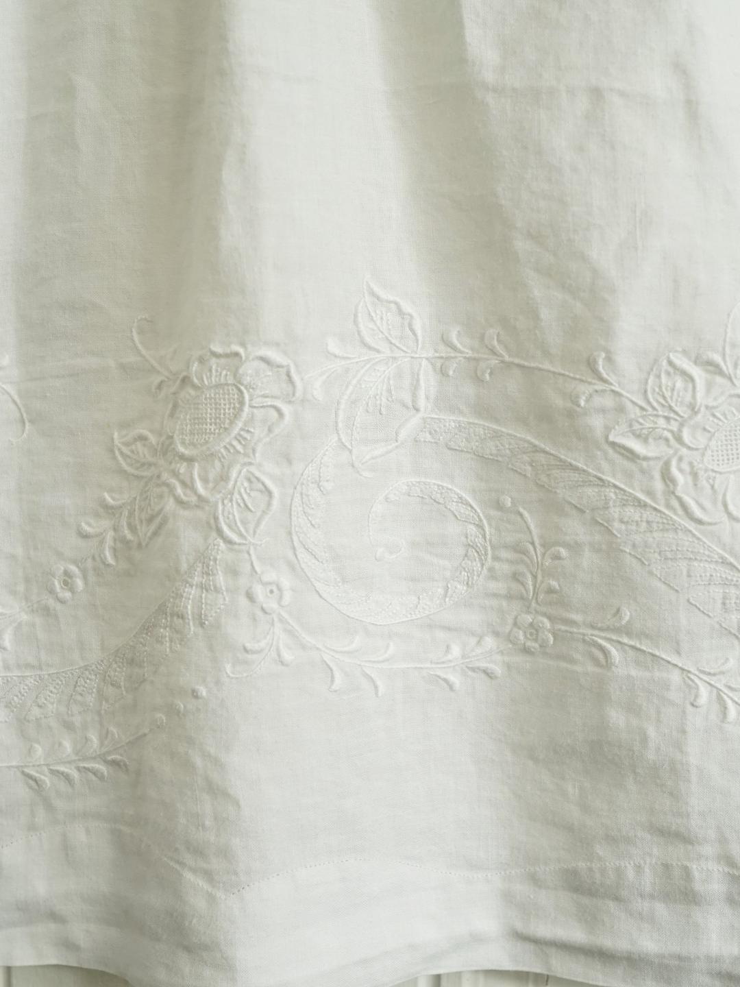 Unlogical Poem Heavily Embroidered Vintage-Style Cotton Fabric Kimono