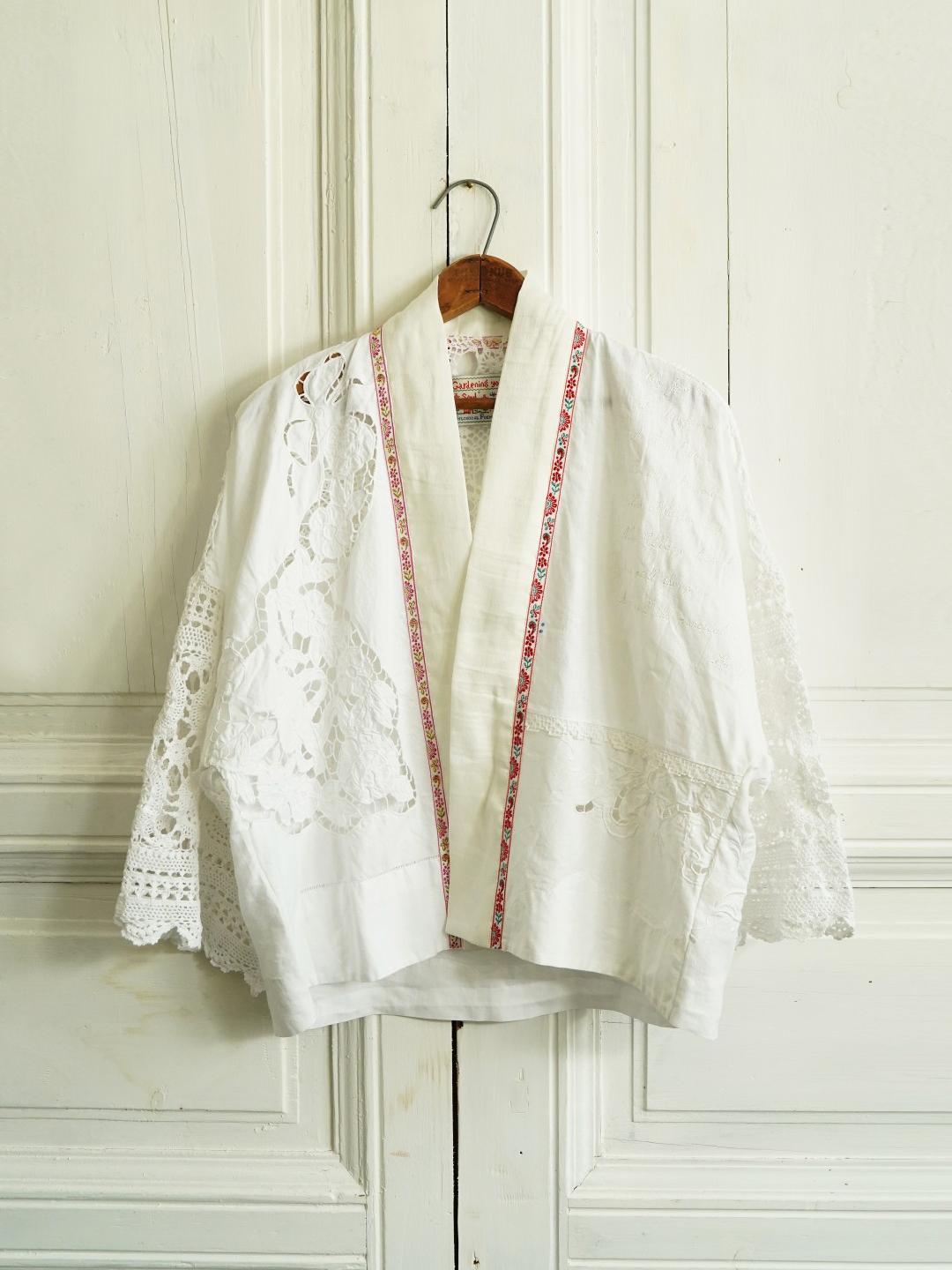 Unlogical Poem Heavily Embroidered Vintage-Style Cotton Fabric Kimono