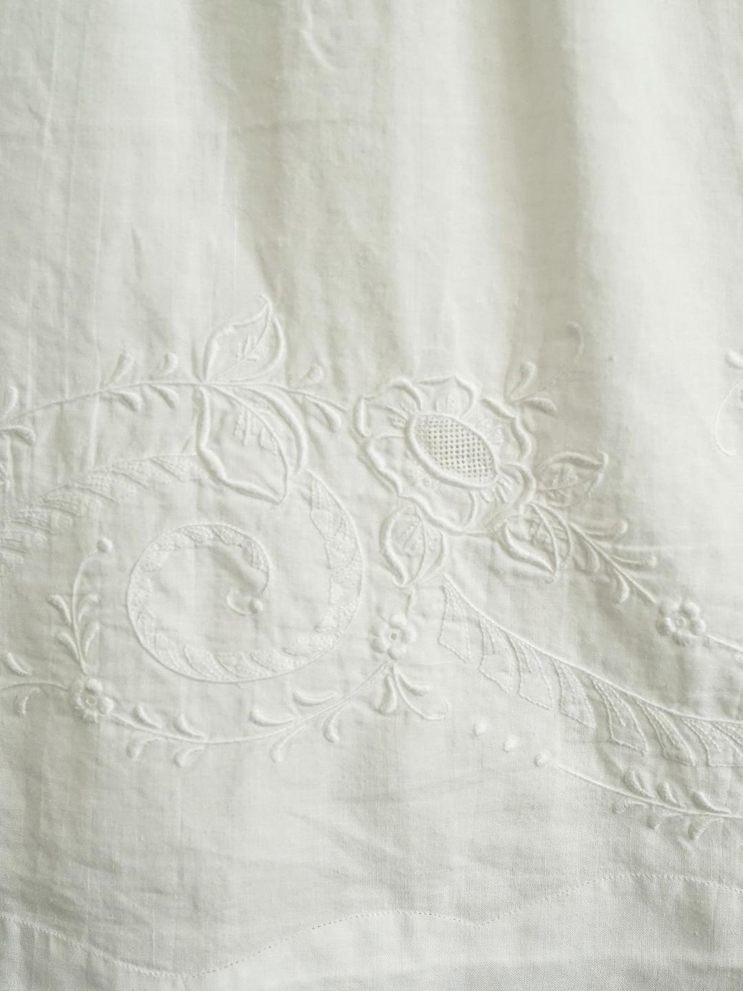 Unlogical Poem Heavily Embroidered Vintage-Style Cotton Fabric Kimono