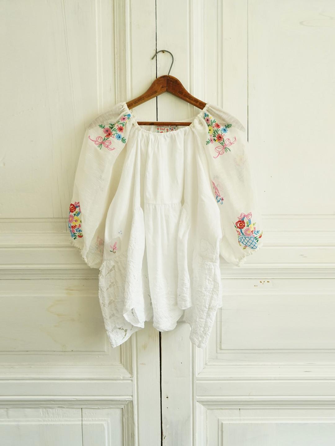 Unlogical Poem Antique Cotton Poetry-Embroidered Crochet Blouse