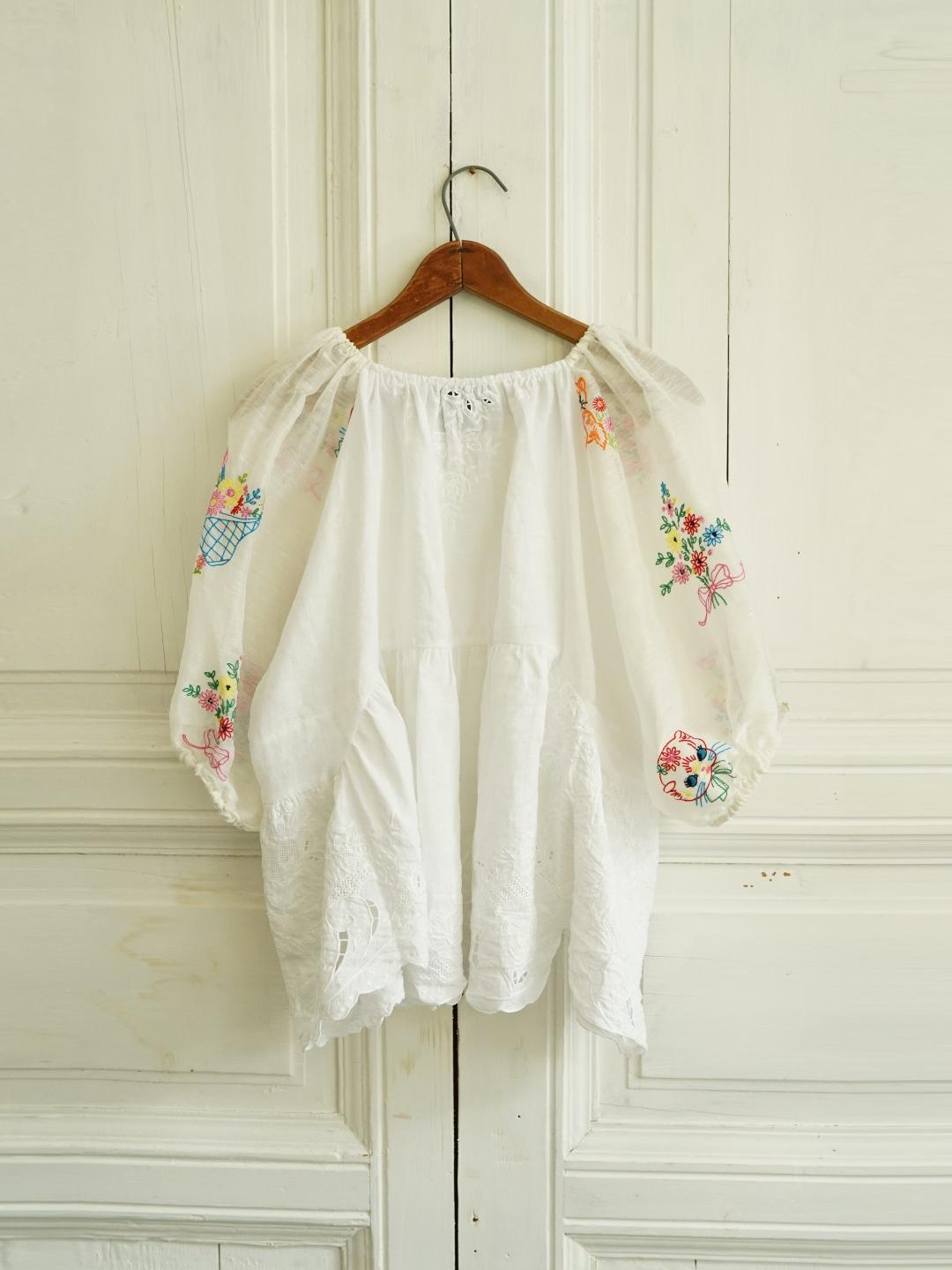 Unlogical Poem Antique Cotton Poetry-Embroidered Crochet Blouse