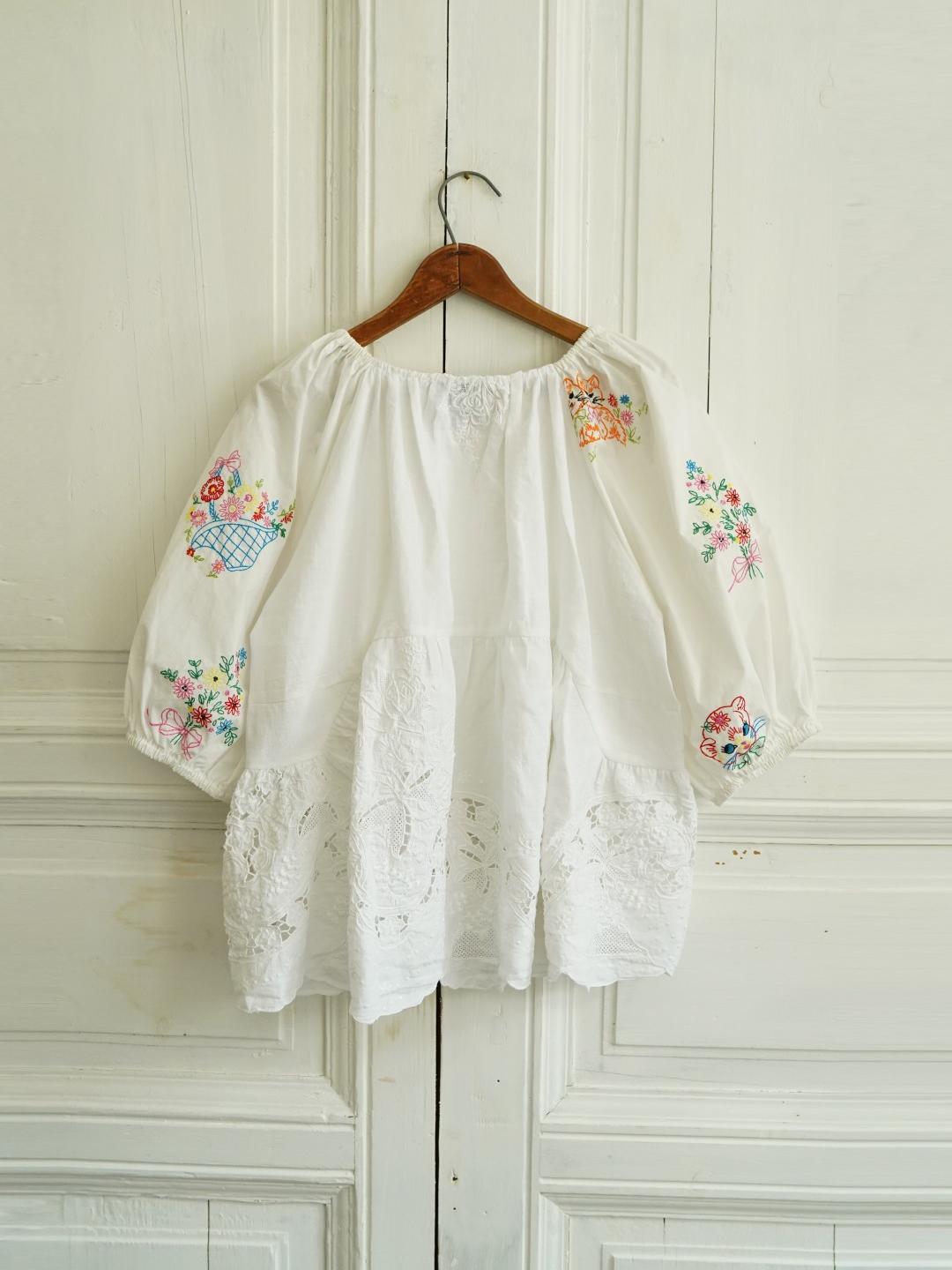 Unlogical Poem Antique Cotton Poetry-Embroidered Crochet Blouse