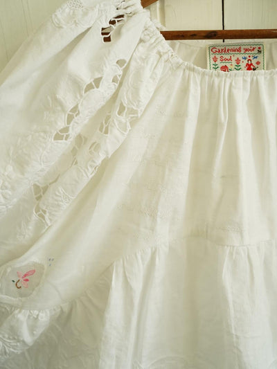 Unlogical Poem Antique Cotton Poetry-Embroidered Crochet Blouse