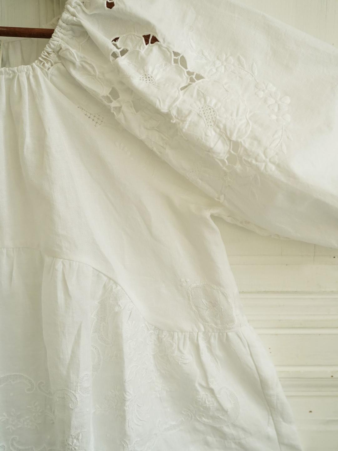 Unlogical Poem Antique Cotton Poetry-Embroidered Crochet Blouse