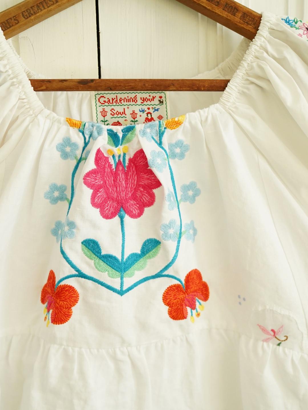 Unlogical Poem Antique Cotton Poetry-Embroidered Crochet Blouse