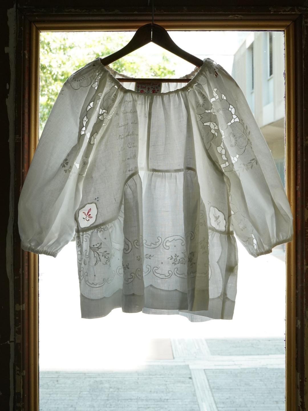 Unlogical Poem Antique Cotton Poetry-Embroidered Crochet Blouse