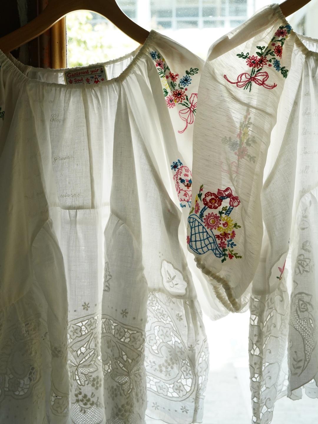 Unlogical Poem Antique Cotton Poetry-Embroidered Crochet Blouse