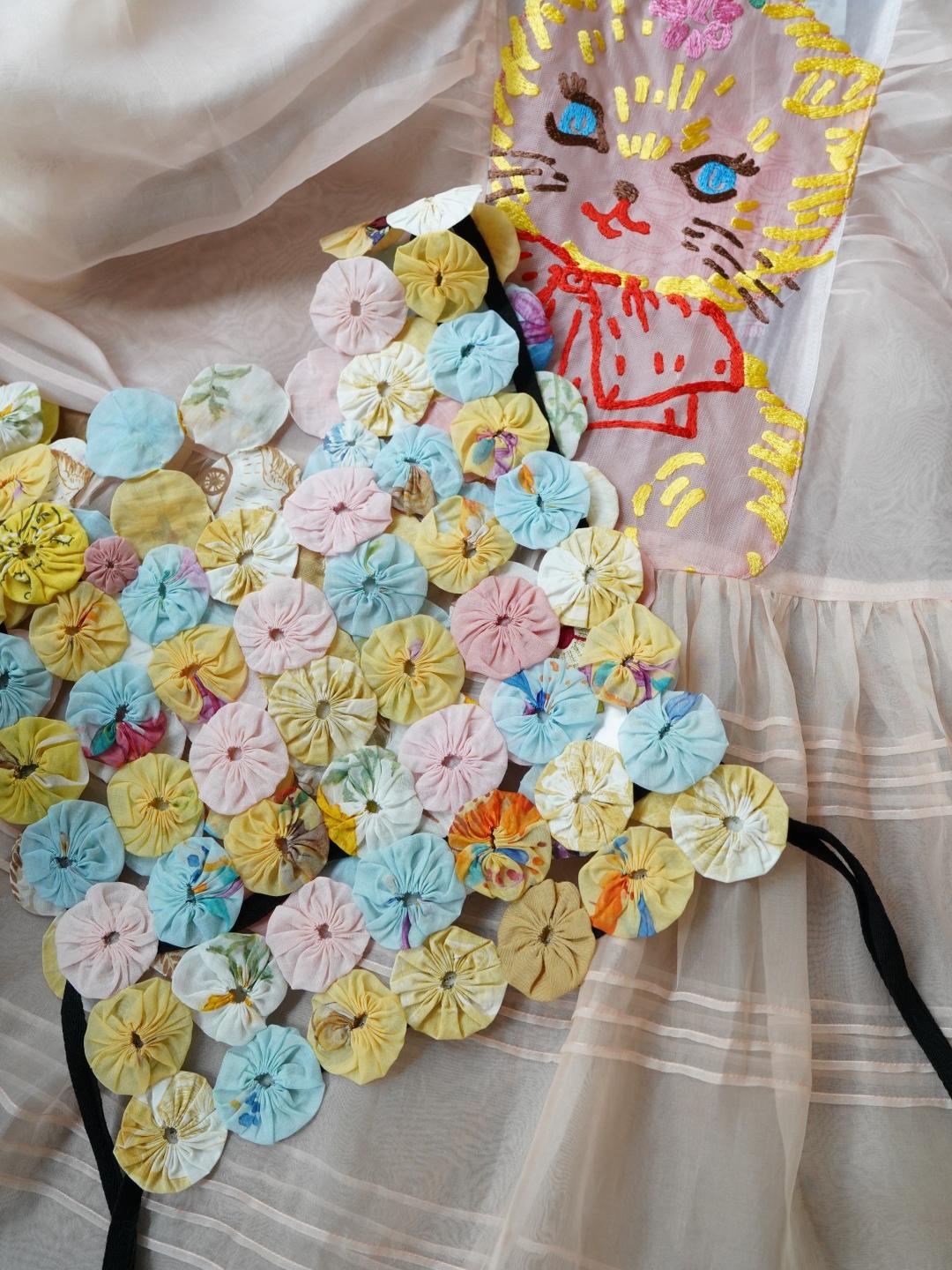 Unlogical Poem Heavy-Duty Colorful Yo-Yo Flower Tie-Back Vest