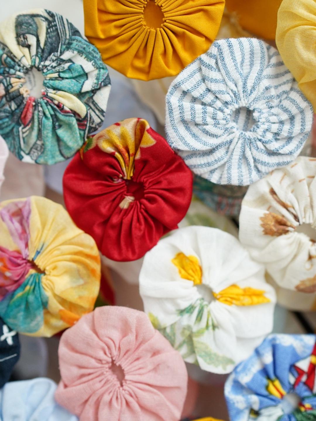 Unlogical Poem Heavy-Duty Colorful Yo-Yo Flower Tie-Back Vest
