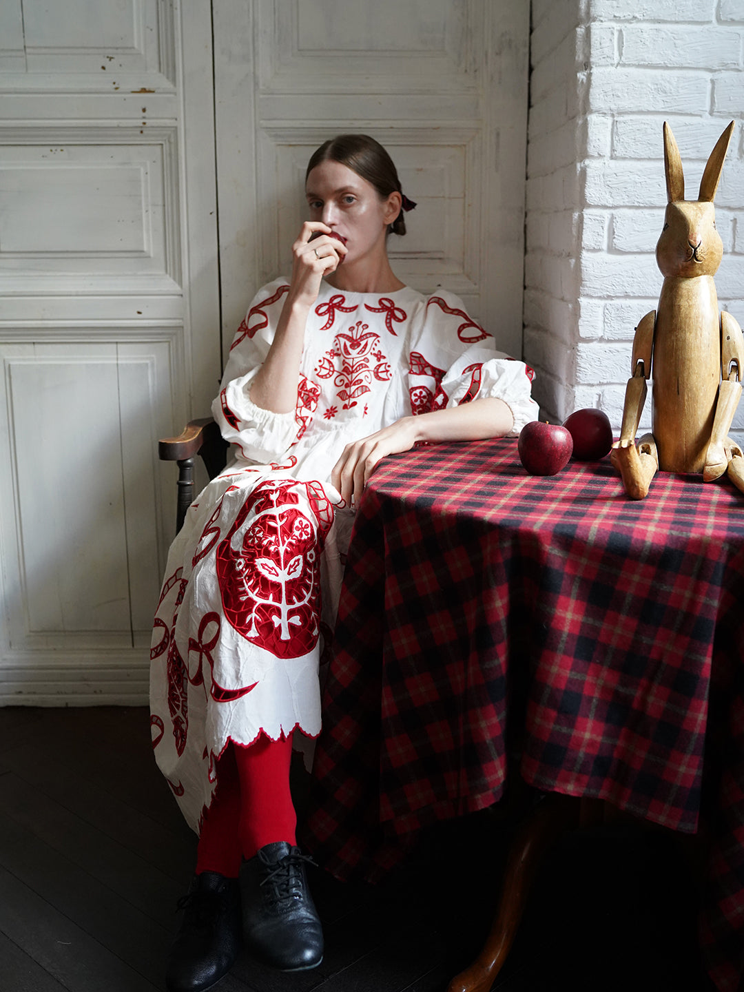 Unlogical Poem Victorian-style Paper-cut Pattern Hollow Embroidery Cotton Dress