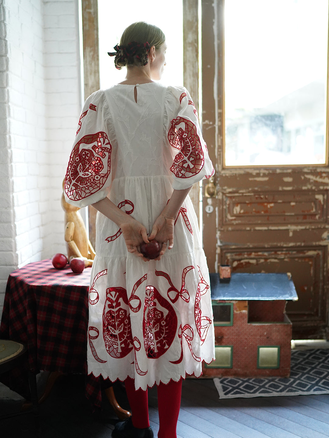 Unlogical Poem Victorian-style Paper-cut Pattern Hollow Embroidery Cotton Dress