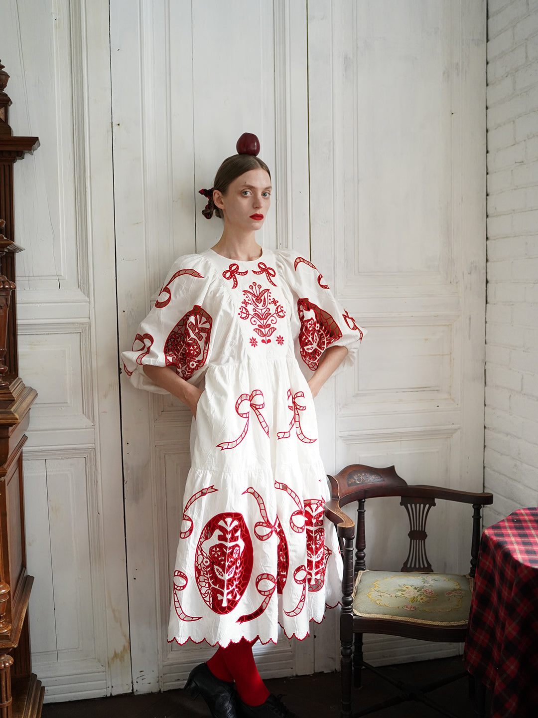 Unlogical Poem Victorian-style Paper-cut Pattern Hollow Embroidery Cotton Dress